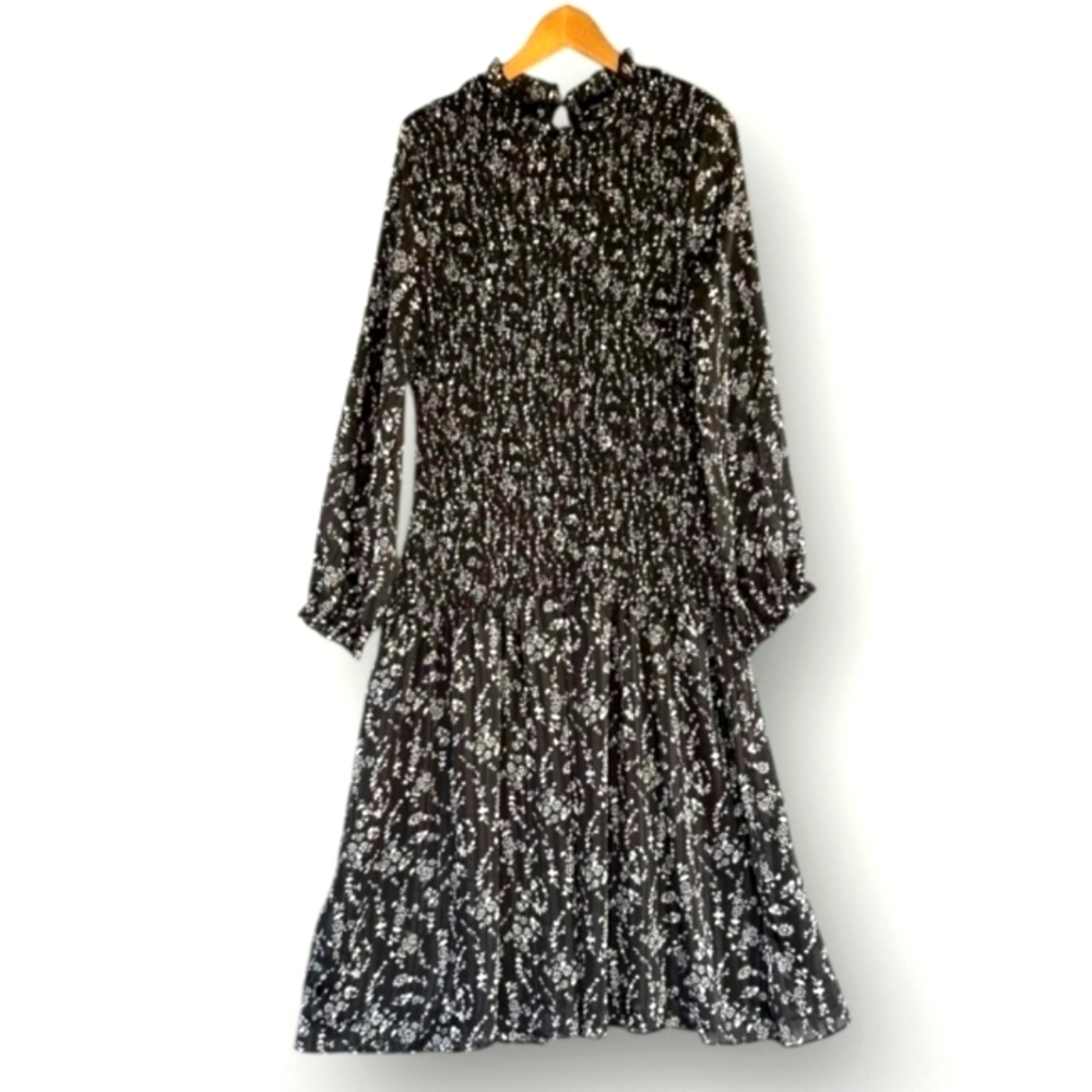 NWOT Black & White Floral Metallic Stripe Bishop Sleeve, Sz L/XL